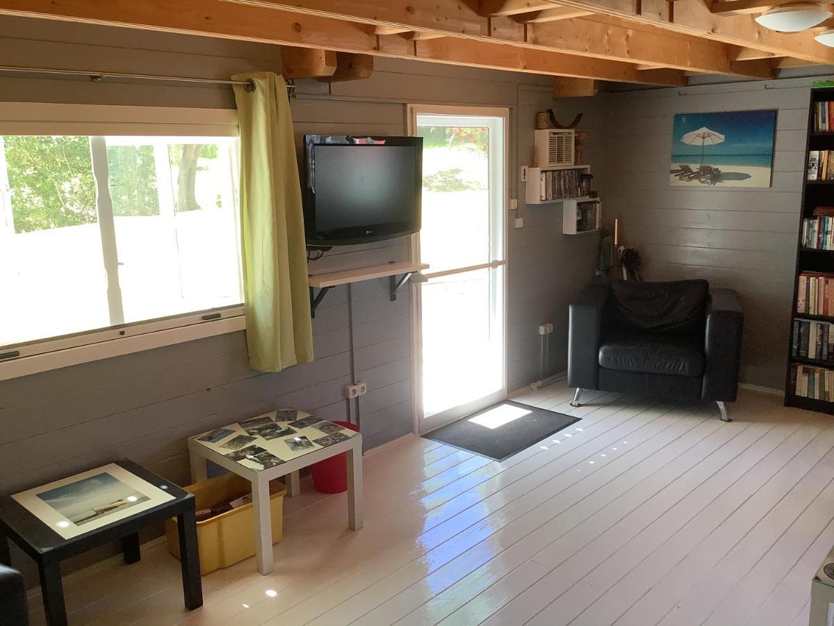 The Cabin, Кипарисия Экстерьер фото